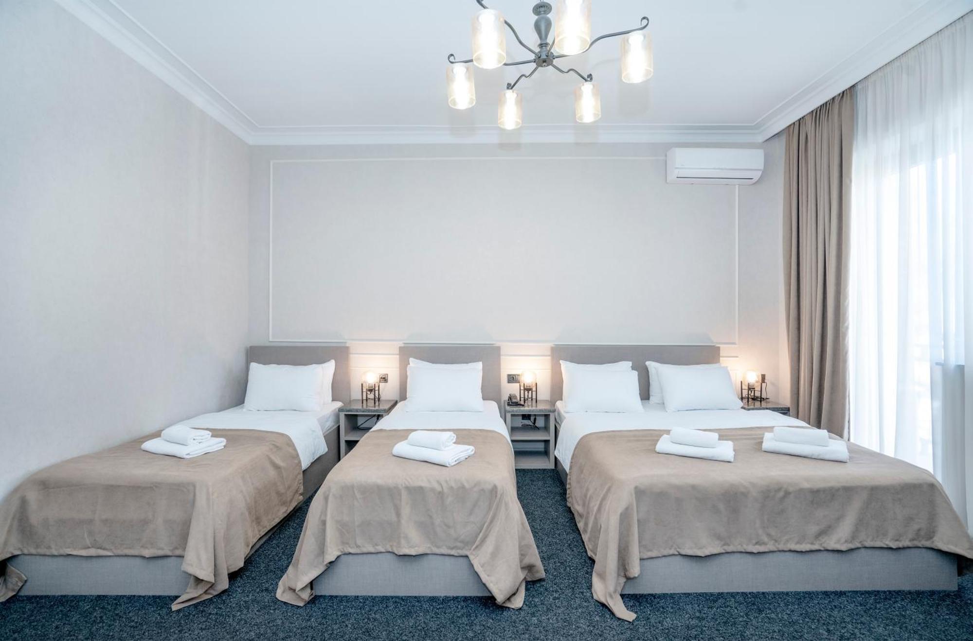 Hotel Best Tbilisi Esterno foto